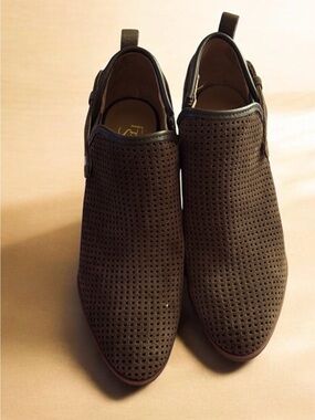 Franco Sarto Dale2 Brown Perforated Suede Ankle Booties 7.5 | Block Heel | Boho